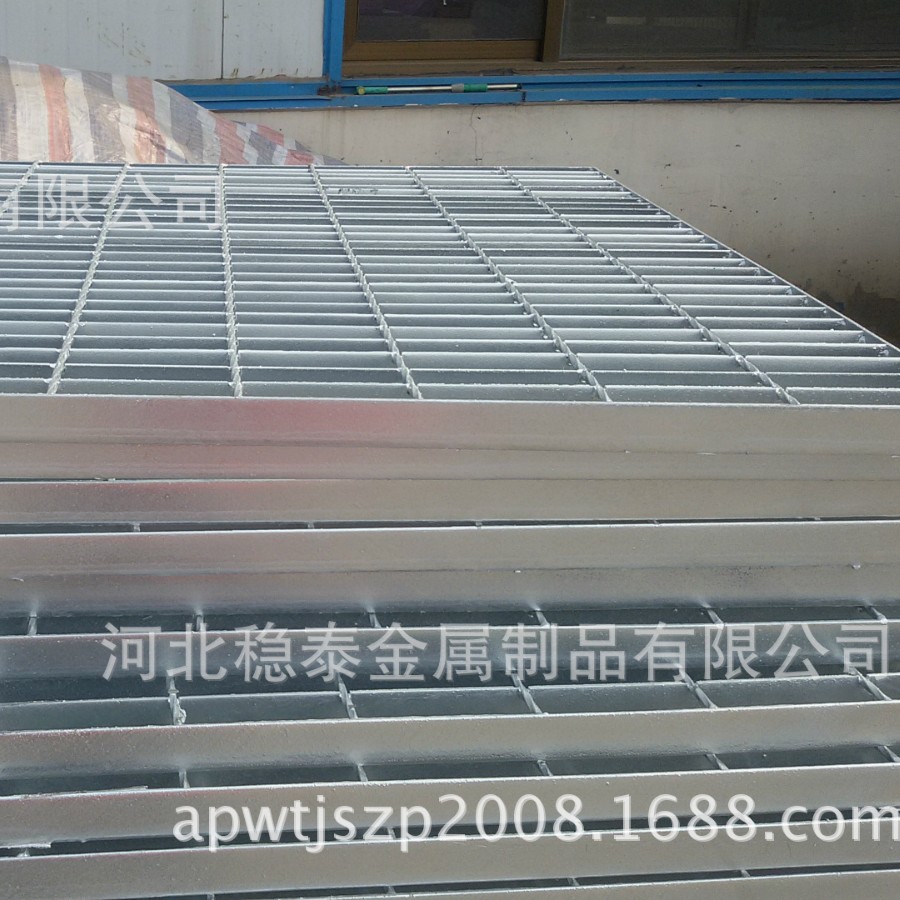 厂家生产热镀锌钢格栅板用于平台踏步G355/30/100