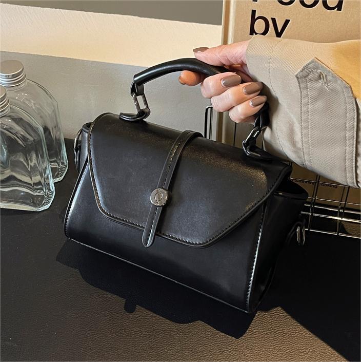 Bolso de moda de gama alta para mujeres 2024 nuevo portátil todo partido retro pequeño bolso cuadrado nicho diseño bolso de hombro