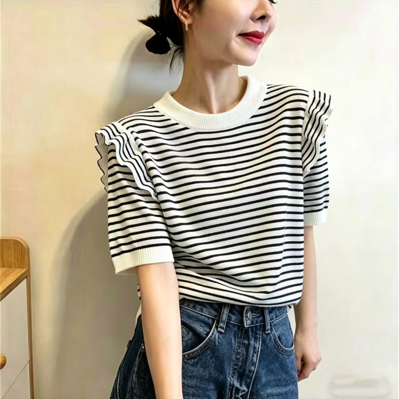 法式高级感别致条纹短袖t恤女夏季薄款小飞袖圆领减龄针织衫上衣