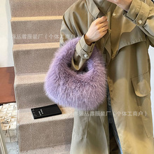 秋冬网红新款韩版百搭毛绒手提包时尚单肩包潮流高级感饺子包轻奢