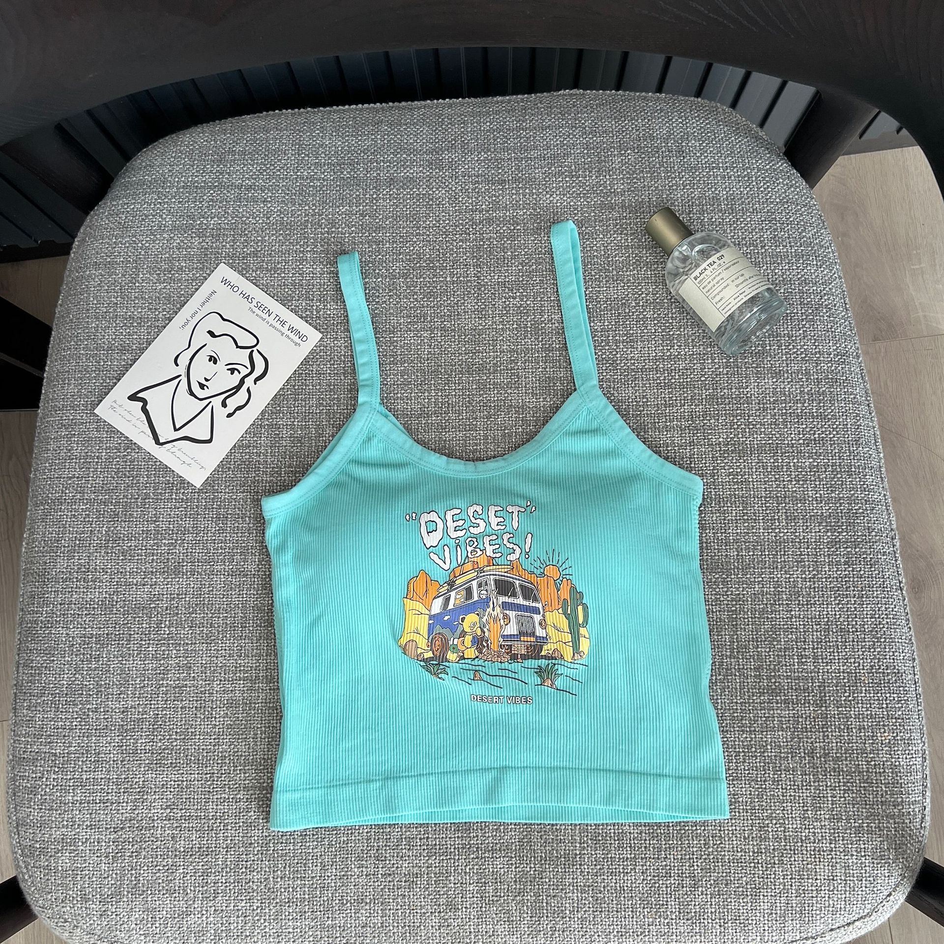 La primavera y el verano de estilo americano impreso carta bottoming camisola con almohadilla en el pecho desgaste exterior hermosa espalda chica caliente recortada superior