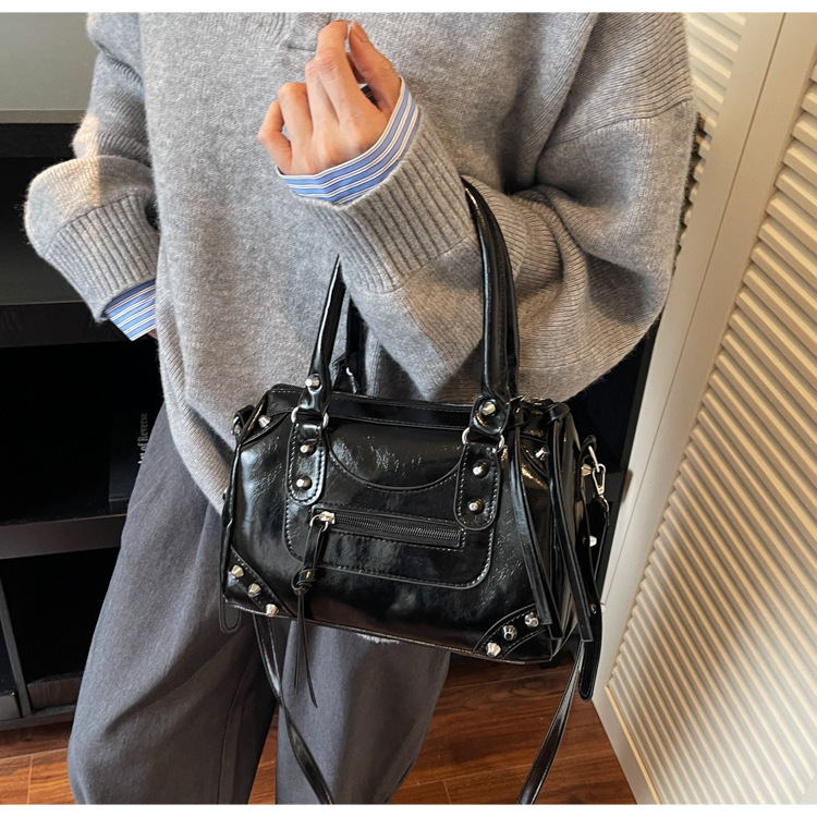 Muñeca transfronteriza bolsas de almohada de clavos de gran capacidad bolsas de mano de hombro