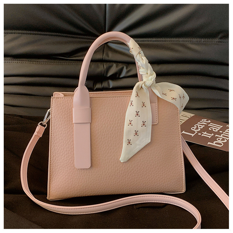 Women's Medium Pu Leather Solid Color Basic Vintage Style Zipper Crossbody Bag display picture 72