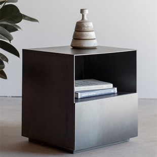 Bedside Table Wabi-Sabi Style Designer Simple Black Modern Red Italian Minimalist Simple Japanese Bedside Table