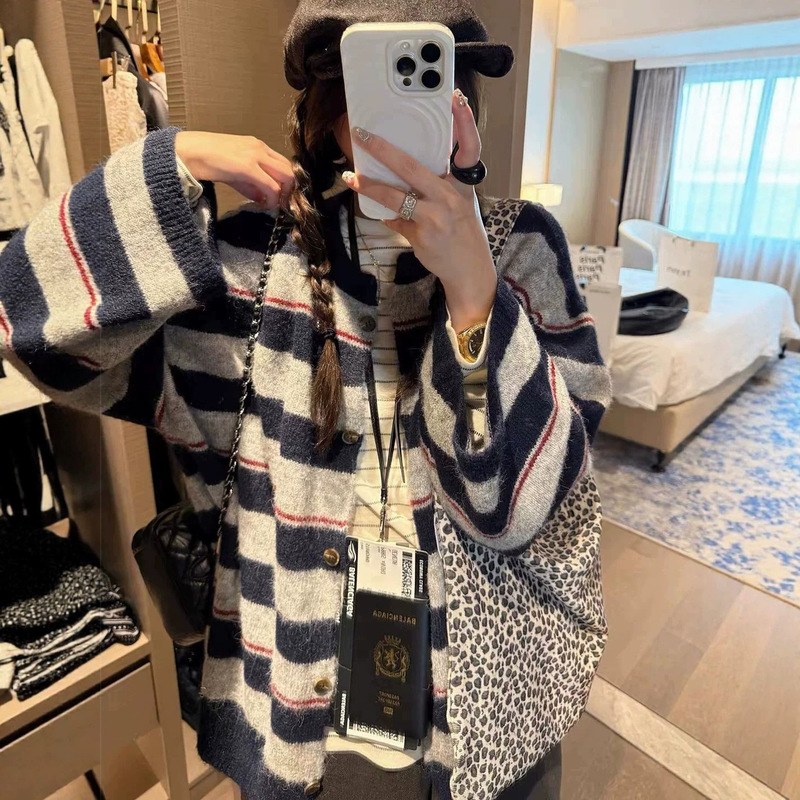 Korean-style retro striped knit cardigan for women, 2026 autumn and winter new loose, casual, soft and cozy sweater jacket for women Korean-style retro striped knit cardigan for women, 2026 autumn and winter new loose, casual, soft and cozy sweater jacket for women