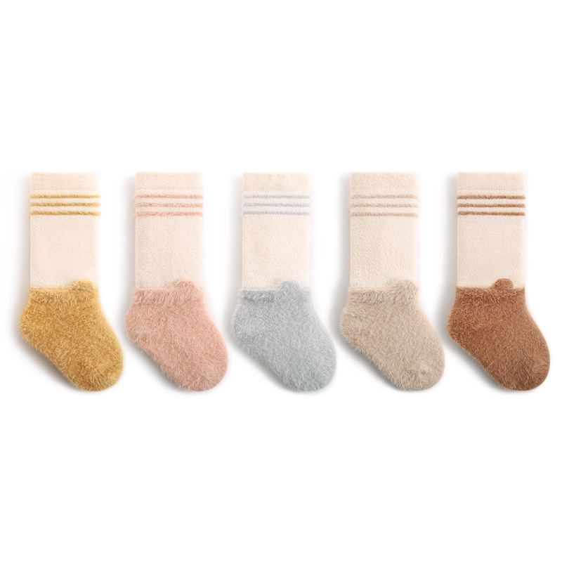 Calcetines para bebés en invierno, calcetines de coral para bebés, calcetines de peluche para niños y niñas, lindos sin hueso y sueltos.