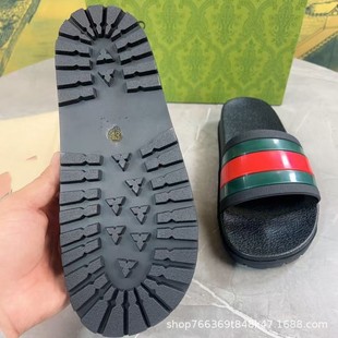 ���QԽ�ϼ���կ�����r�ߙnG��ʿ��Ь�ļ��¿��G��ĸ���һ����