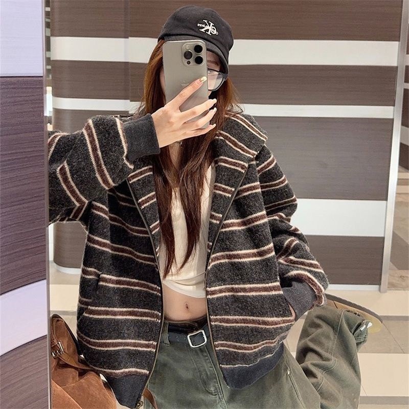 American retro style color-block striped hooded zip-up sweater jacket for women, autumn design, niche knitted cardigan top