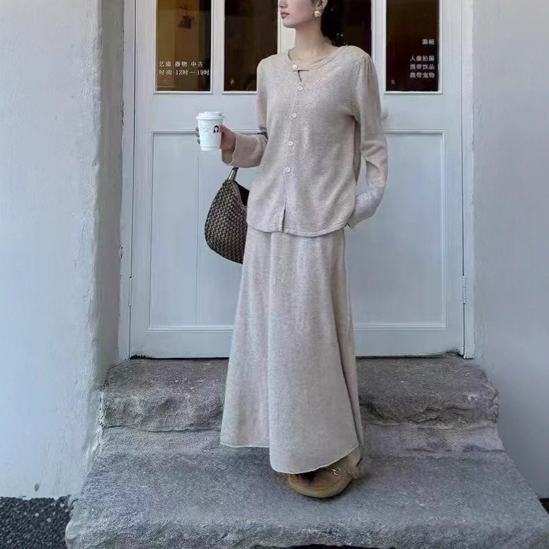 法式复古高级感针织衫套装女秋季2025新款设计感小众半身裙两件套|undefined