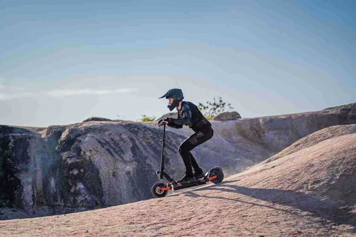 New Cross-Border 11inch Off-Road Electric Scooter with Lithium Battery, Foldable Electric Vehicle for Driving and Commuting, Two-Wheeled Electric Bike