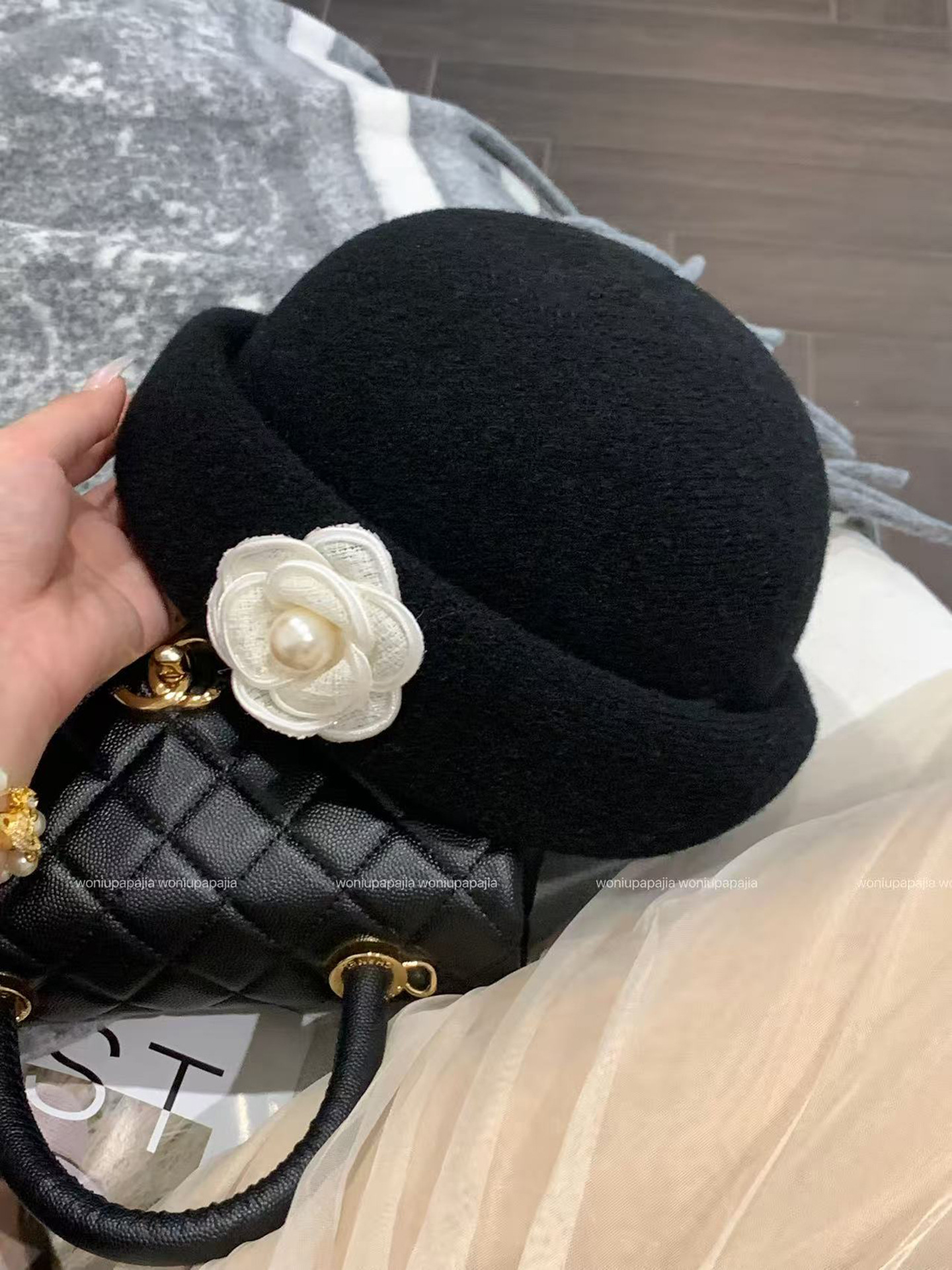 Sombrero de lana blanca francesa, mujer, otoño y invierno, estilo Hepburn, elegante sombrero de perlas, boina de mujer, cara pequeña