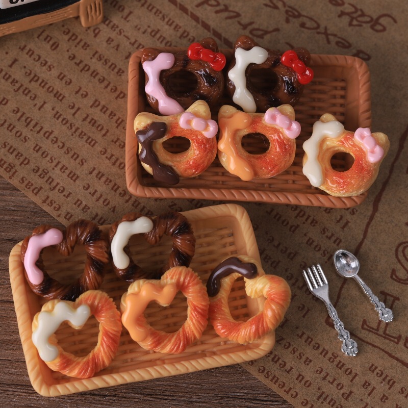 Heart-Shaped Cream Donut Bread DIY Realistic Food Toy Resin Decorative Patch Keychain Pendant Handmade Accessories