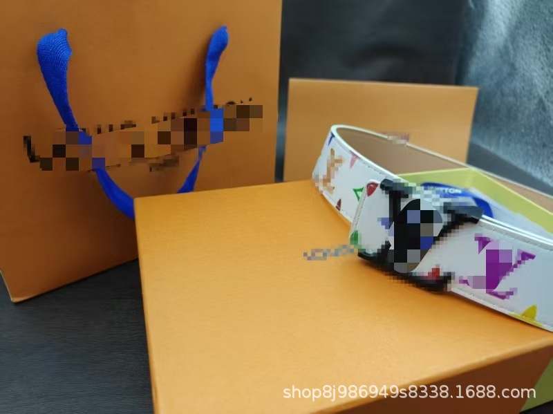 White flower black buckle