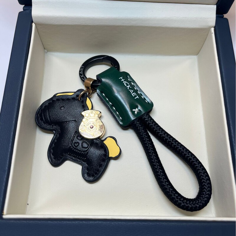 すぐにお金のある牛革のアイデアが精巧でシンプルなカップルのプレゼントが可愛いです。|undefined