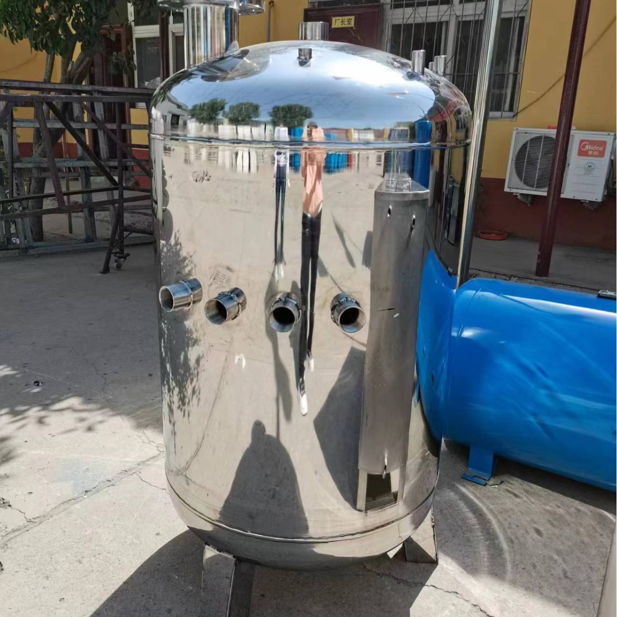 北京无塔供水器 无塔供水压力罐选用304不锈钢精心制作