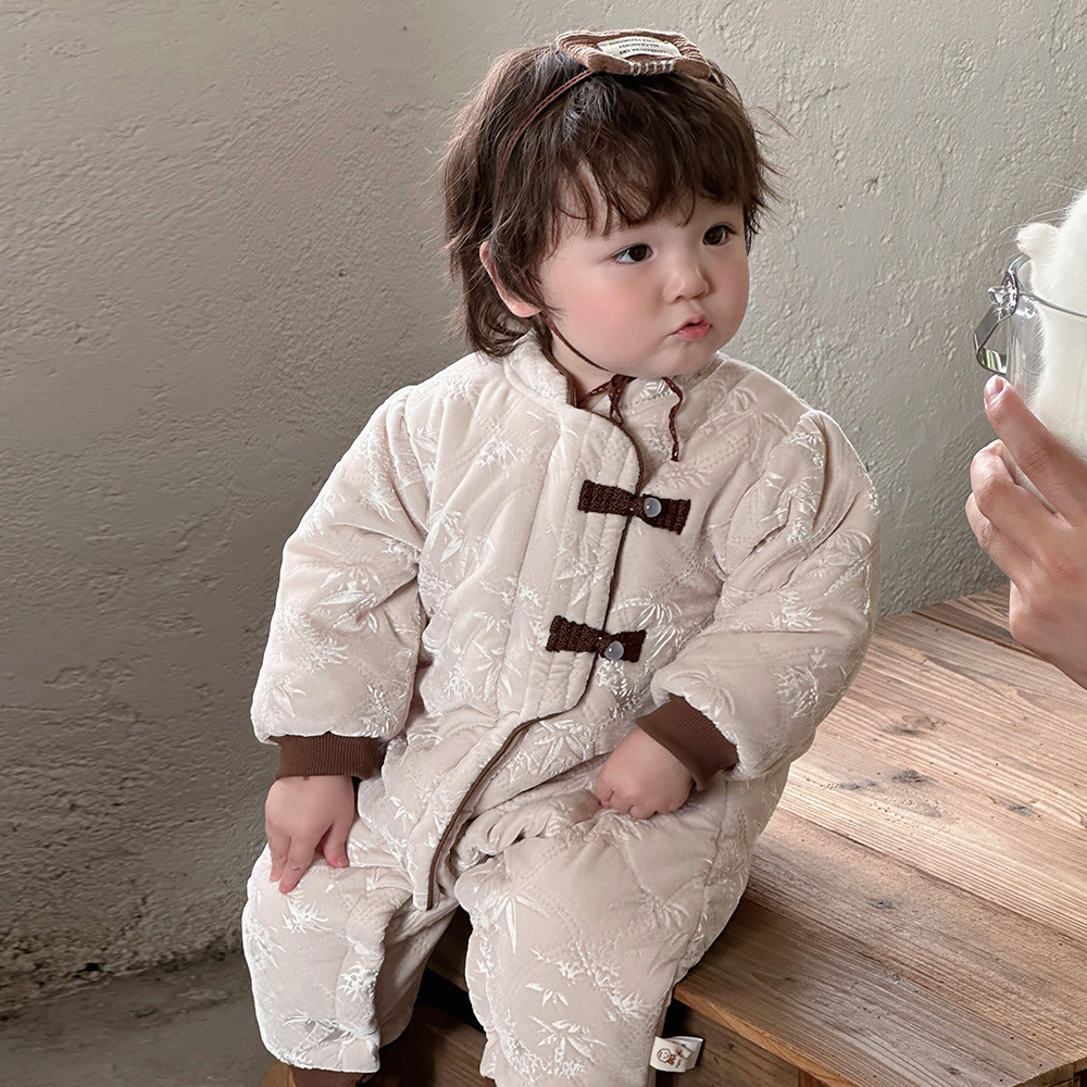 Ropa de bebé, engrosamiento de invierno, cálido y cómodo, nuevo estilo nacional chino más terciopelo acolchado para bebés con hebilla