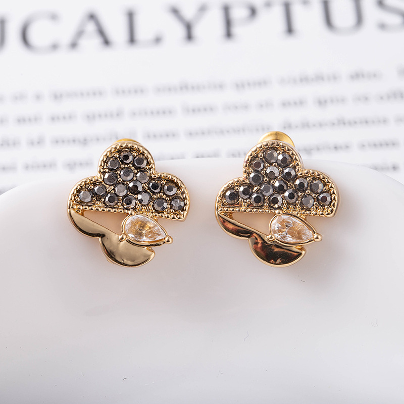 Zircon Fashion Four-leaf Clover Earrings display picture 3