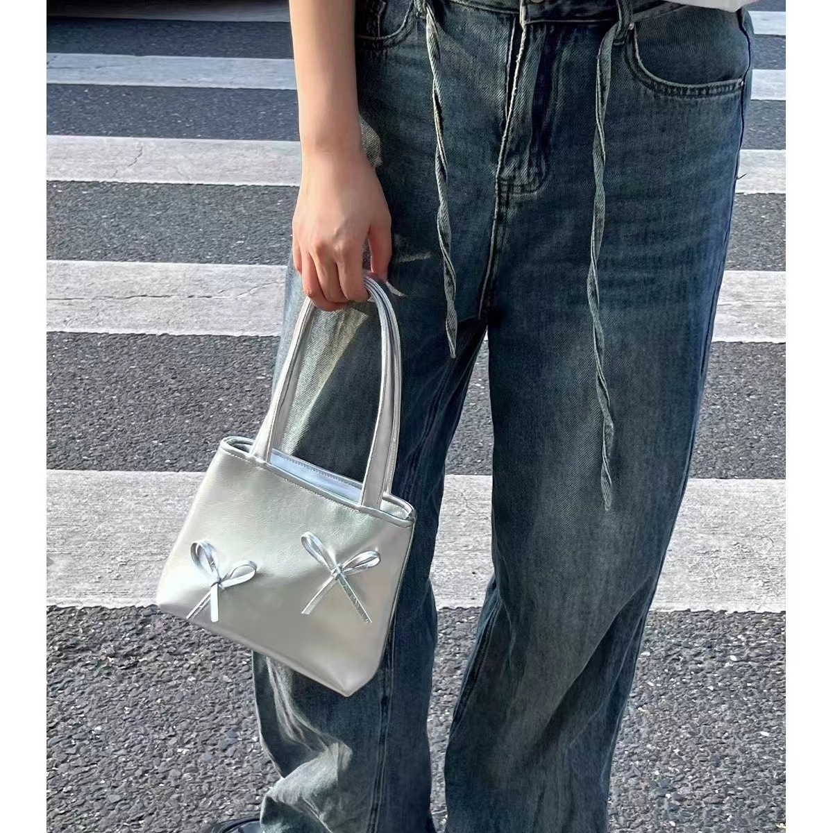 2023 nuevo y2g dulce fresco chica caliente pequeño bolso de plata mini bolso del teléfono arco bolso para las mujeres