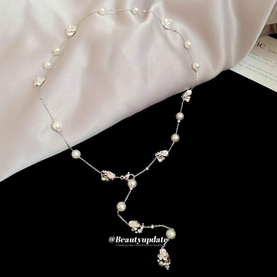 Collar de perlas artificiales irregulares transfronterizas, cadena de clavícula de todo fósforo de nicho simple femenina, joyería de lujo de alta gama ligera de moda