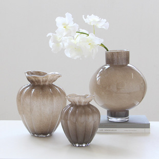 French-Style Vintage Chocolate Gray Magnetic Glass Vase with Lotus Leaf Edge, High-End Luxury Hydroponic Home Flower Decoration