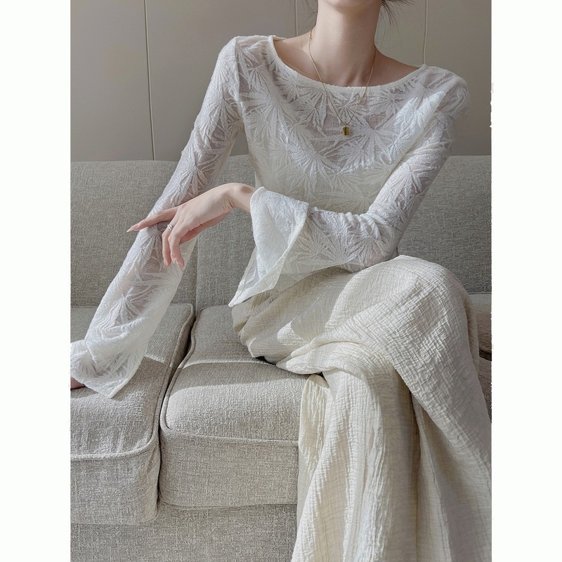Spring 2025 new waist slimming elegant lace top French creamy-white round neck long sleeve hollow T-shirt women