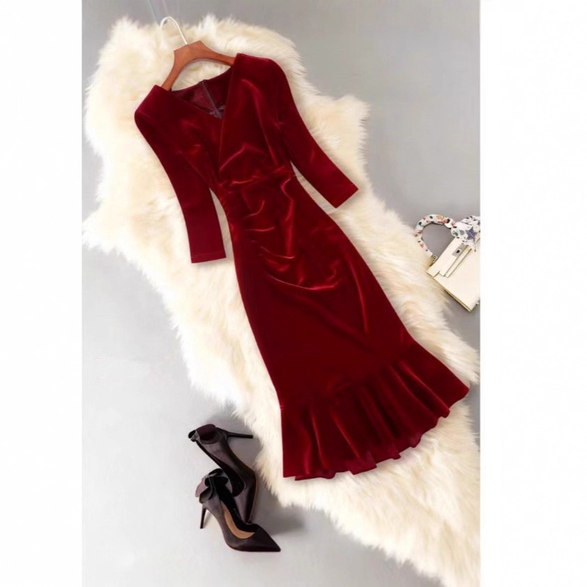 High-End Burgundy Velvet Dress, Feminine V Neck Pleated Design, Slim Fit Hip-Hugging Fishtail Skirt, Banquet Skirt