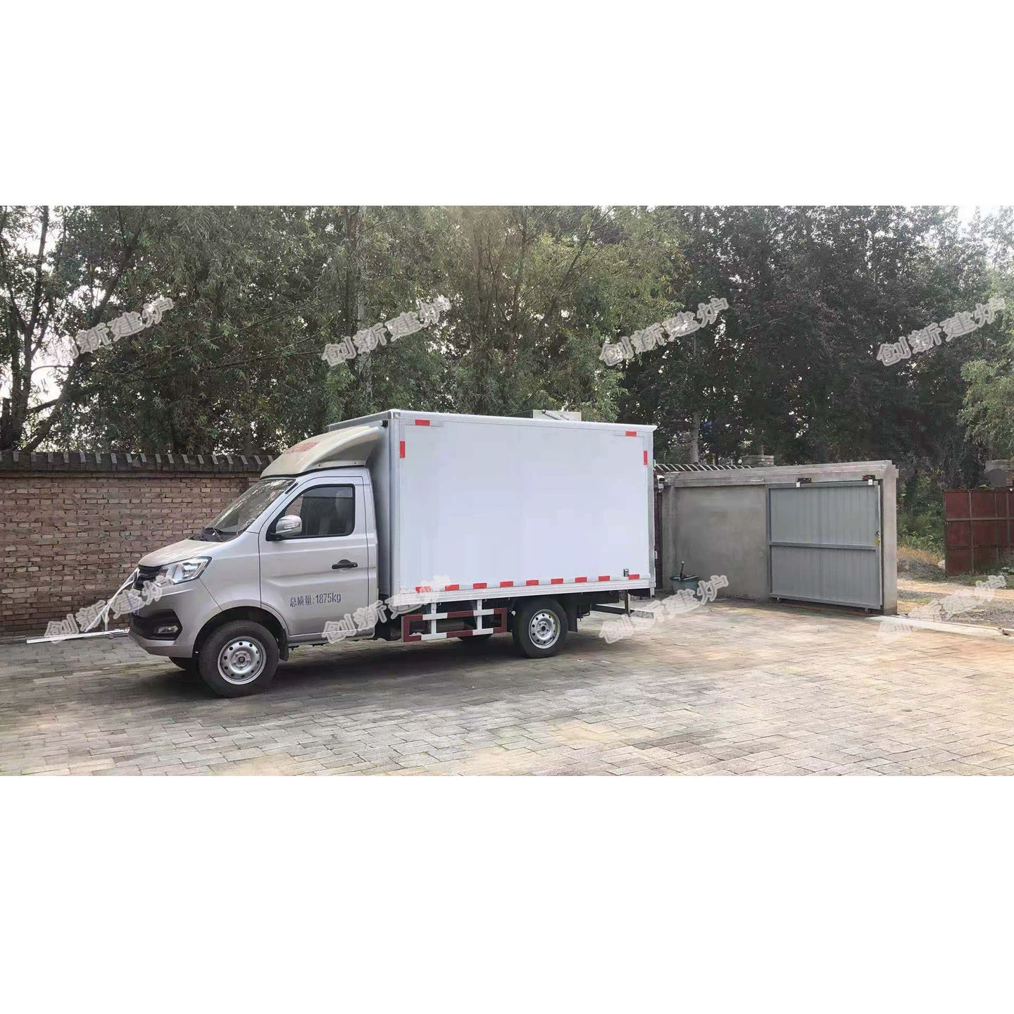 Оборудование для безвредной обработки туши домашних животных, установленное на транспортном средстве, мобильный мусоросжигатель для кремации животных, завод прямых поставок