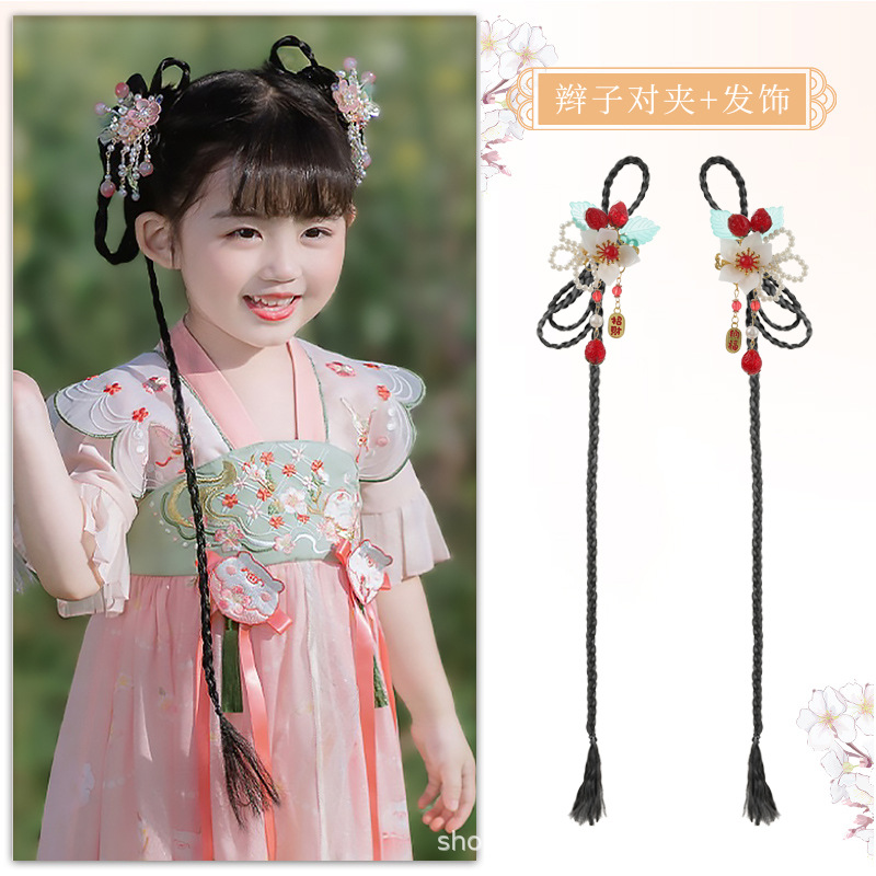 땋은 클립 + 진주 딸기 헤어 액세서리 한 쌍