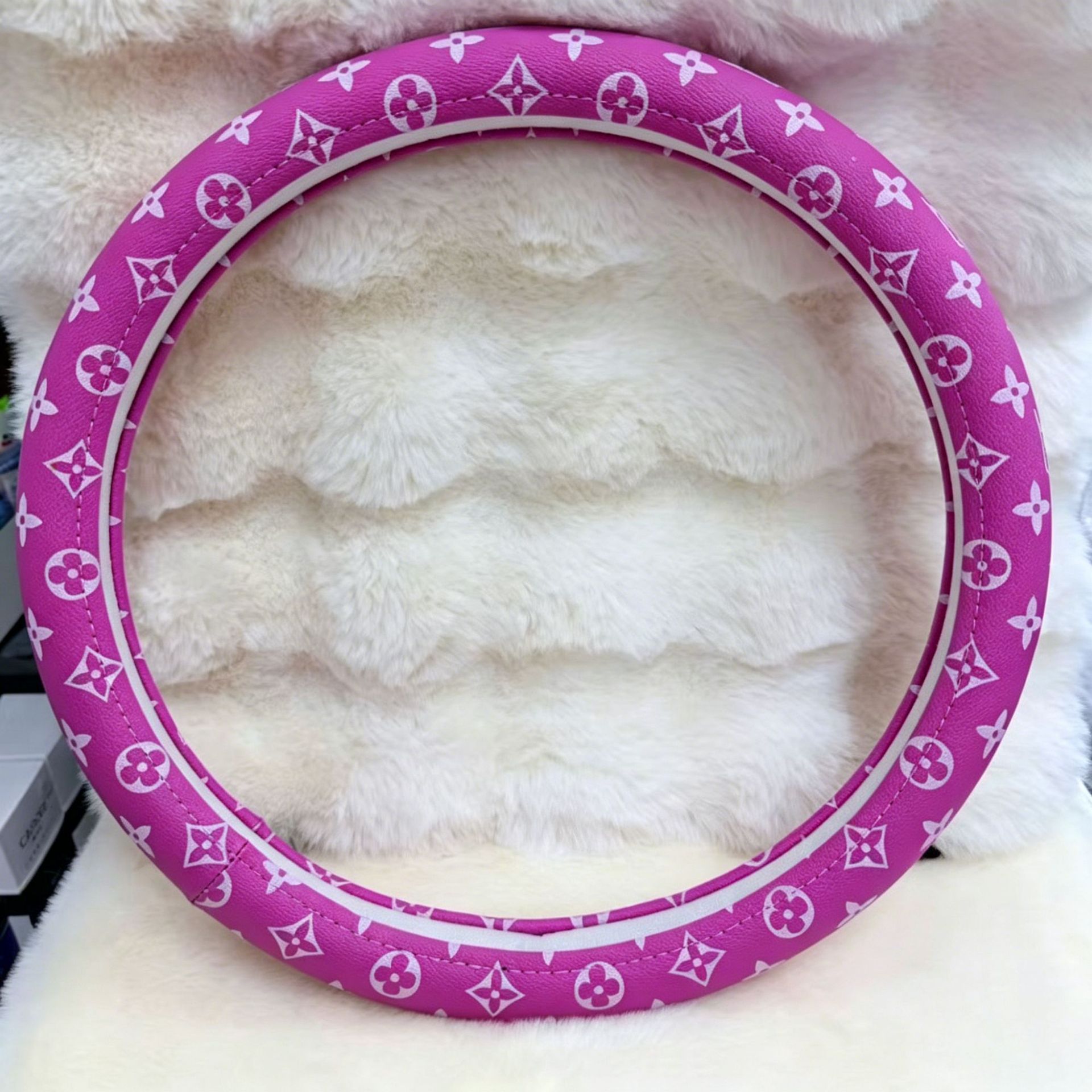 Four-Season Universal Fashion Car Steering Wheel Cover for Women, Trendy Brand Handlebar Cover, Universal Leather Interior Cover