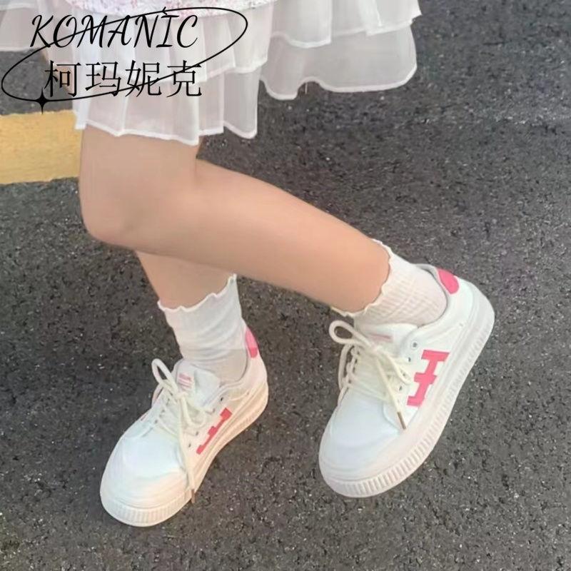 KOMANIC圆头厚底小白鞋大头新款chic小众韩版低帮学生运动饼干鞋
