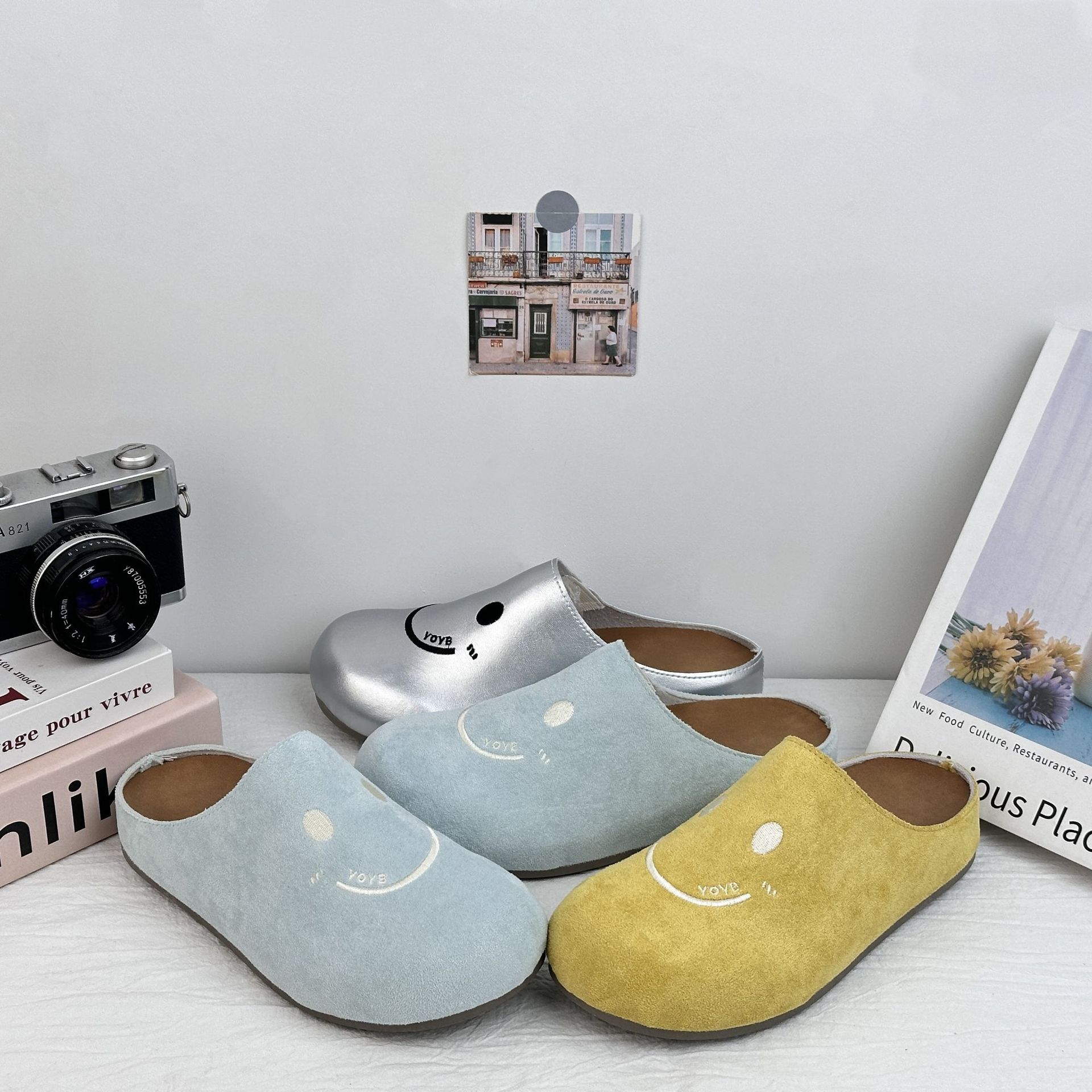 Zapatillas de mujer Yuanbo verano delgado Bocken zapatillas con falda media zapatillas 2025 nuevos zapatos blancos