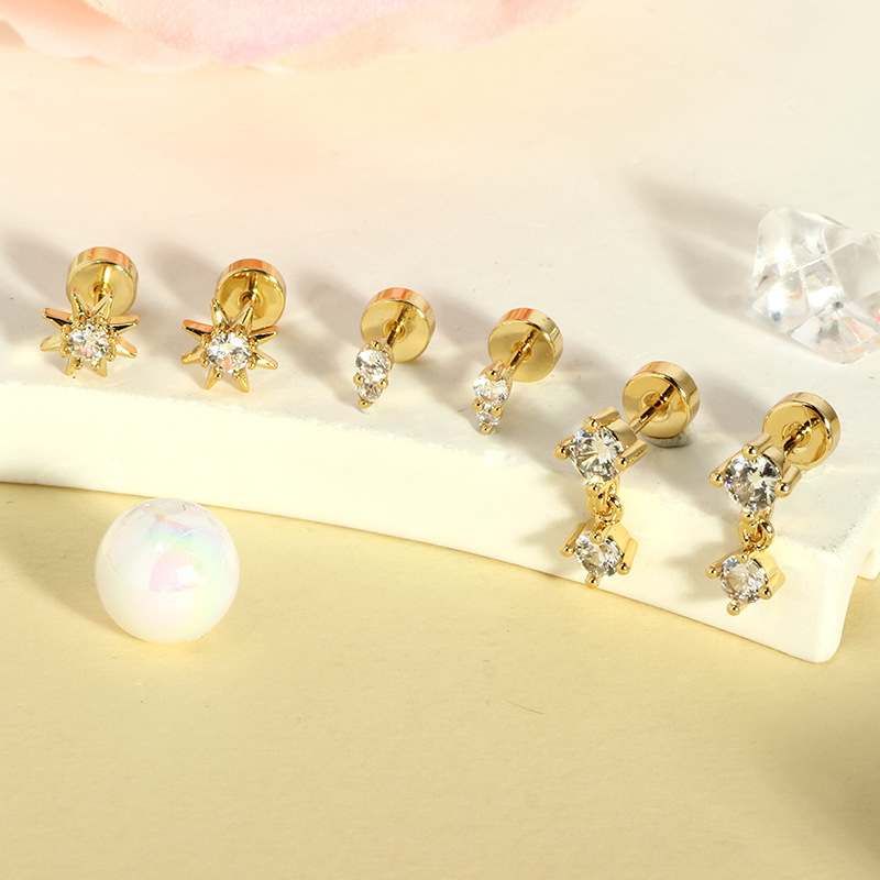 16G labret stud size and finish detail