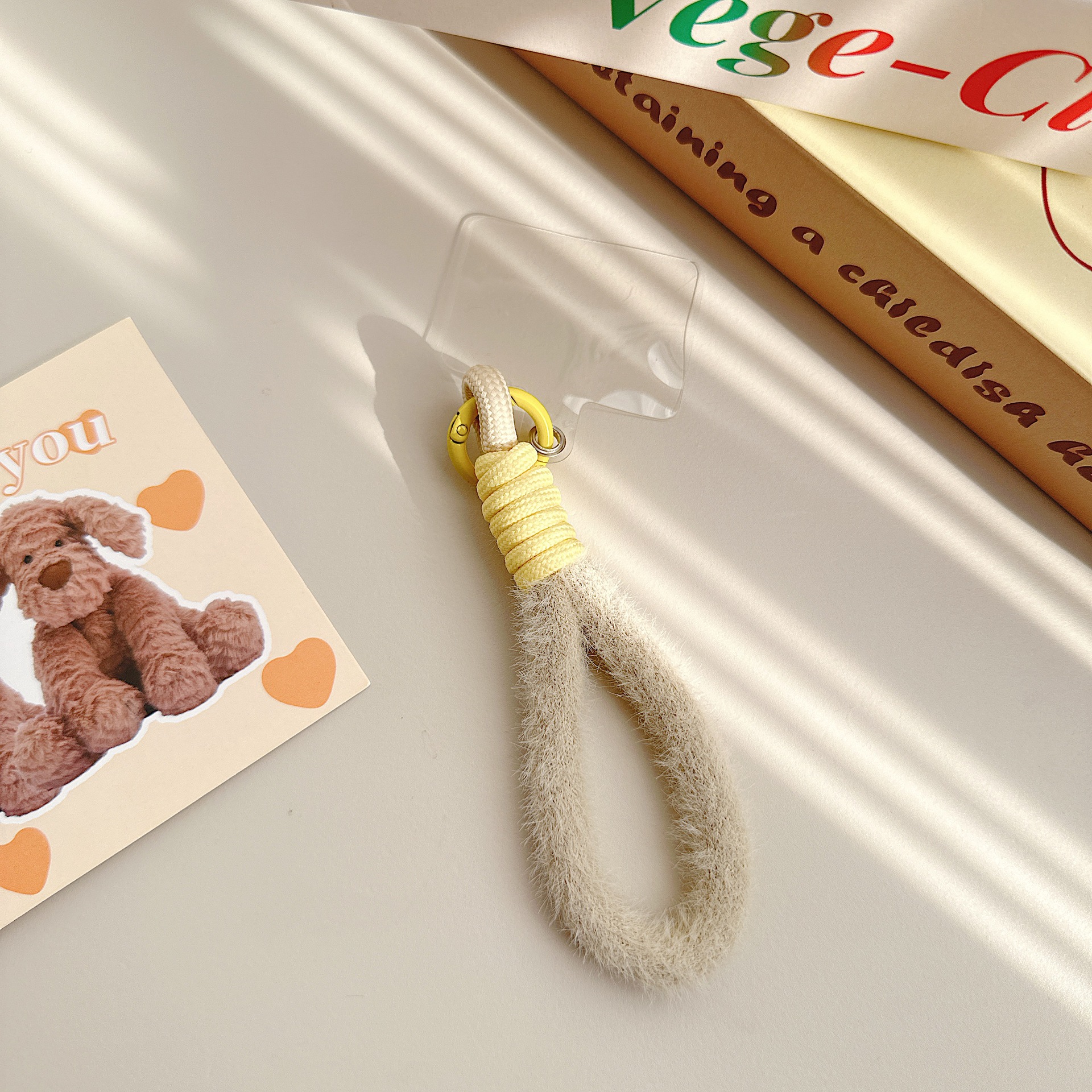 Otoño y invierno de peluche para teléfonos móviles colgantes de cámara de color llavero anti-perder pulsera cuerda bolsa trenzada corta colgante
