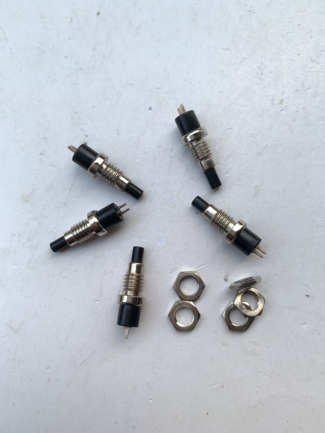 小型自复位按钮开关 常断按下通 无带锁 开孔5MM 铜壳 全新