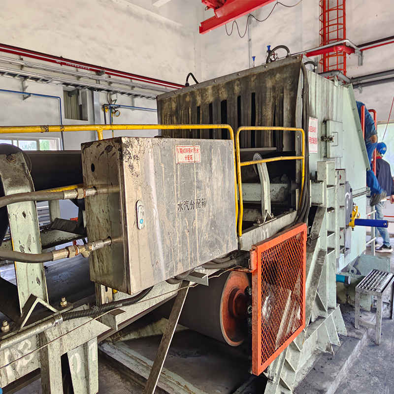 新建煤棚干雾喷淋系统配有防冻装置 微米级干雾抑尘