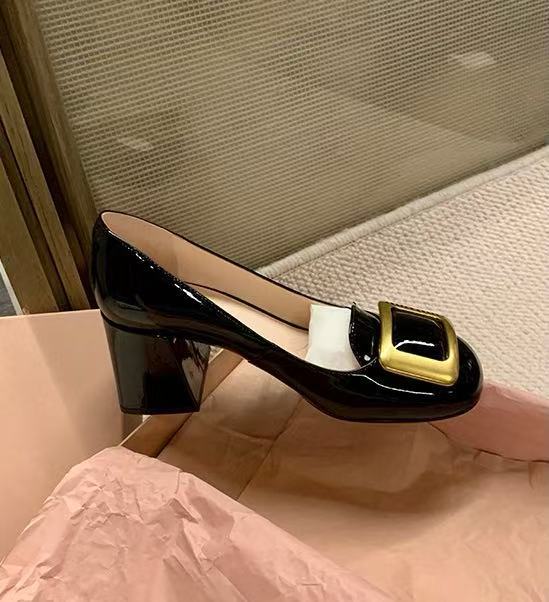 Black (heel height 7cm) ready stock