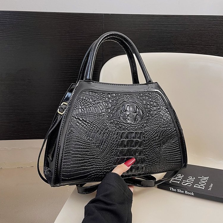 Comercio exterior al por mayor 2023 nuevo estilo retro tendencia bolso de mujer bolso de mensajero de un solo hombro de gran capacidad bolso de color a juego