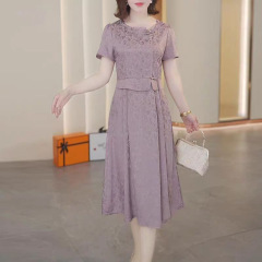 新中国風の国風のお母さんの新型の夏服の気質のワンピースの女性の2024中高年の洋風のファッションの名媛のロングスカート