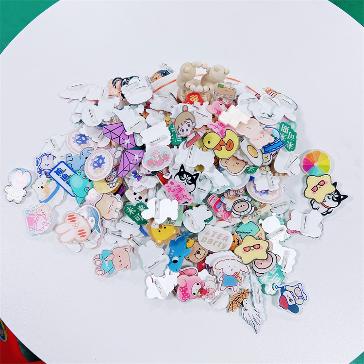 日韓少女ソフト萌えかわいいアニメアクリルブローチ卸売り児童バッジ小プレゼント勲章バッグアクセサリー|undefined