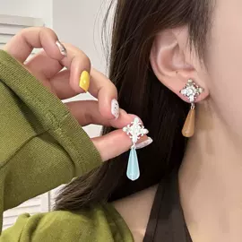 项链;耳环;戒指