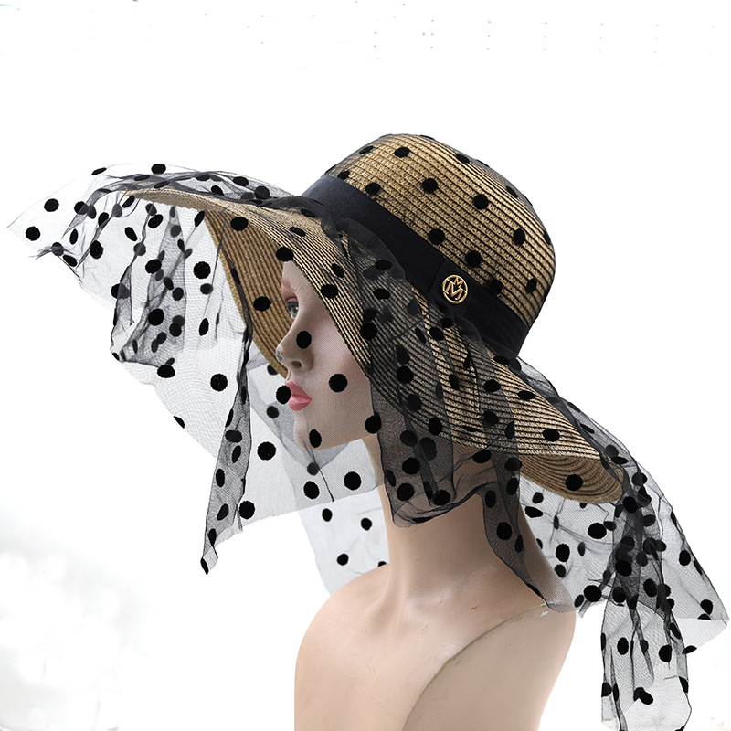Fashion Retro Polka Dot Lace Big Brim Straw Women's Seaside Hat display picture 2