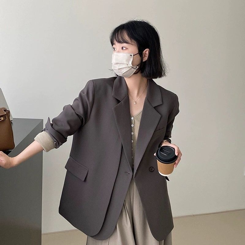 High-End Gray Blazer for Women, Korean Style Double-Breasted Design, Niche Style for Petite Figures, Casual and Elegant Suit High-End Gray Blazer for Women, Korean Style Double-Breasted Design, Niche Style for Petite Figures, Casual and Elegant Suit