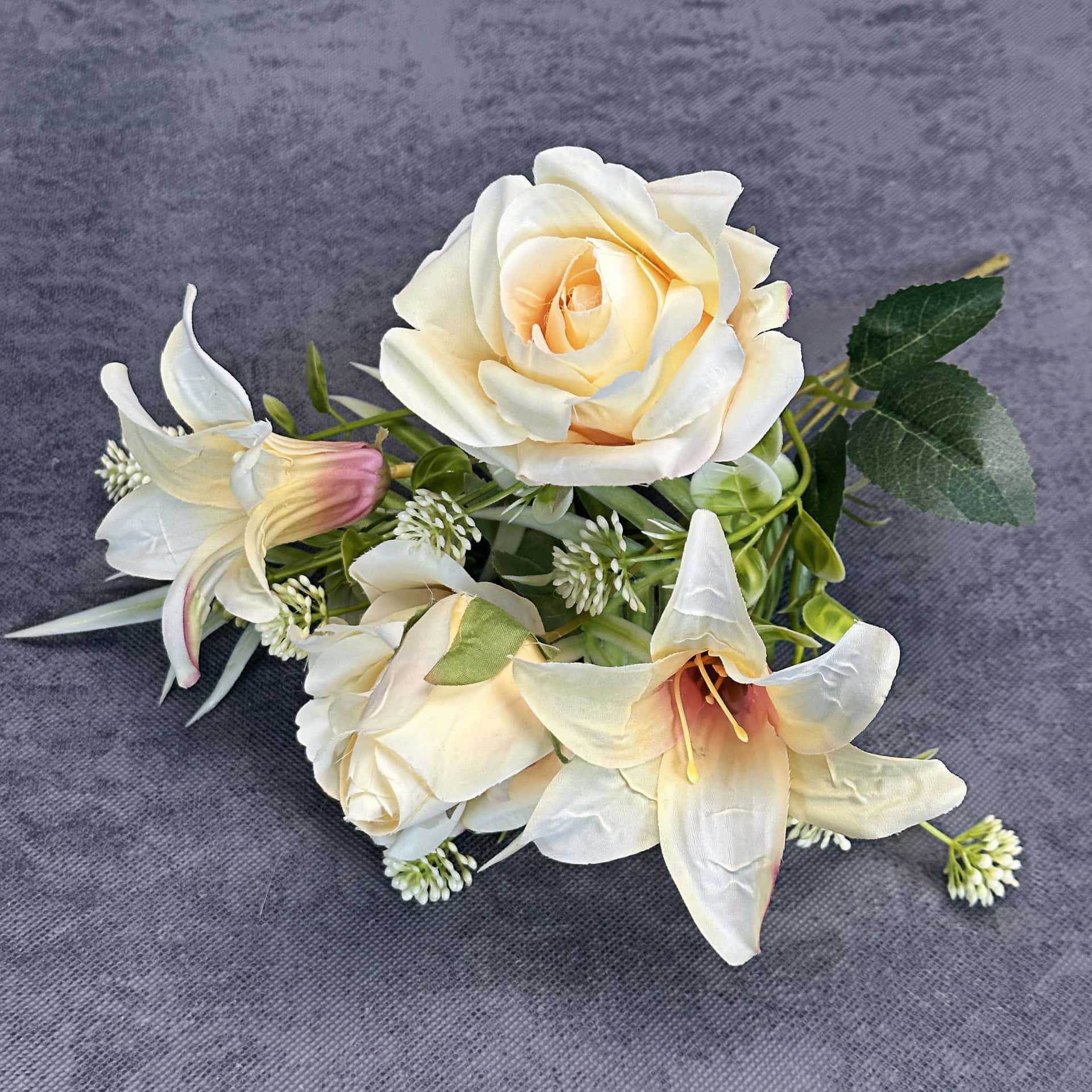 Simulación Rose Lily Combinación Ramo Estilo pastoral Decoración de boda en el hogar Decoración de flores falsas hechas a mano al por mayor