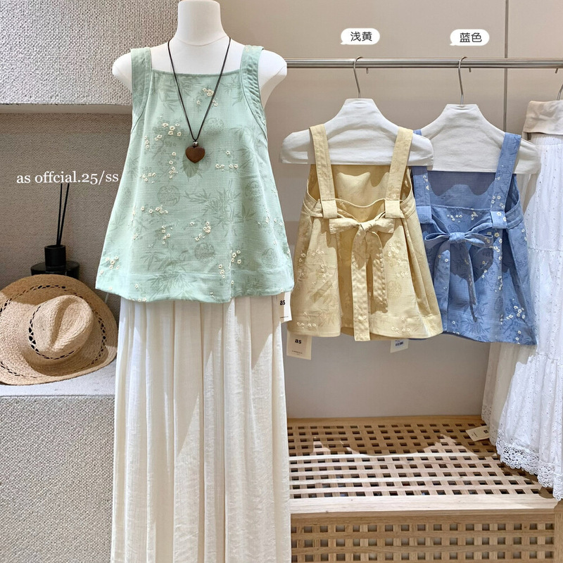 背中がとても注目です AS OFFICIAL ブロガー ダークパターン刺繍 小花ストラップ リボン ノースリーブ シャツ 女性用|undefined