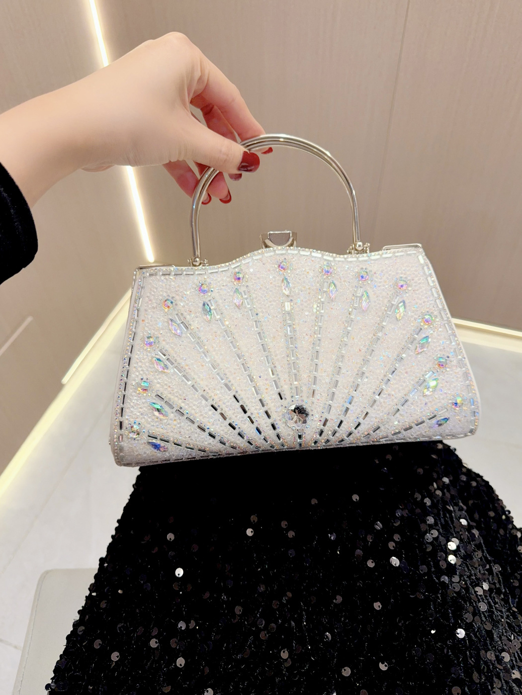 Borsa a mano donna con strass - elegante pochette da sera_voghion.com