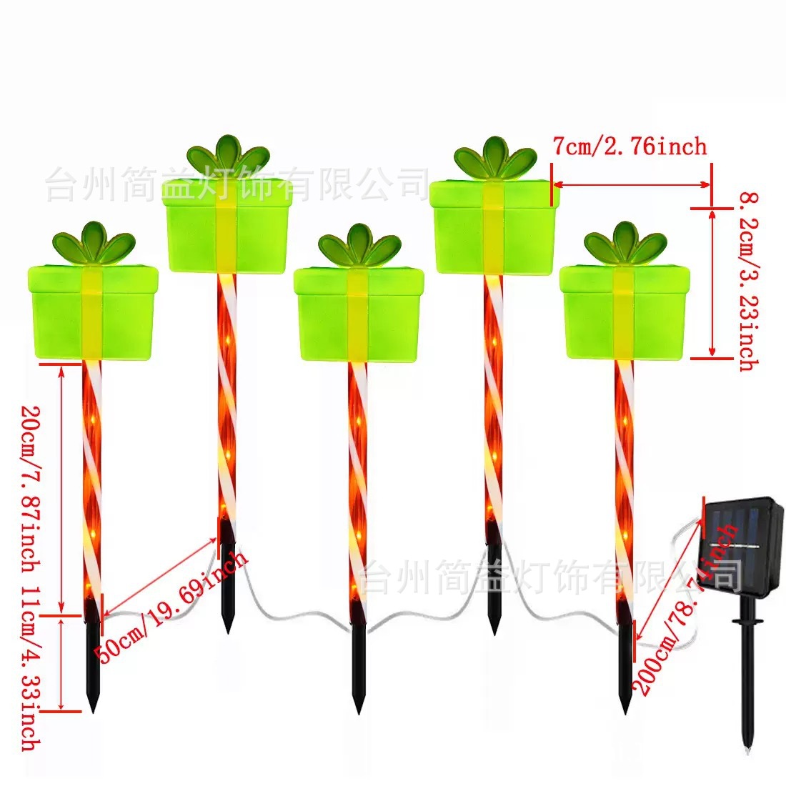 Un remolque de cinco cajas verdes - tubo rojo - energía solar