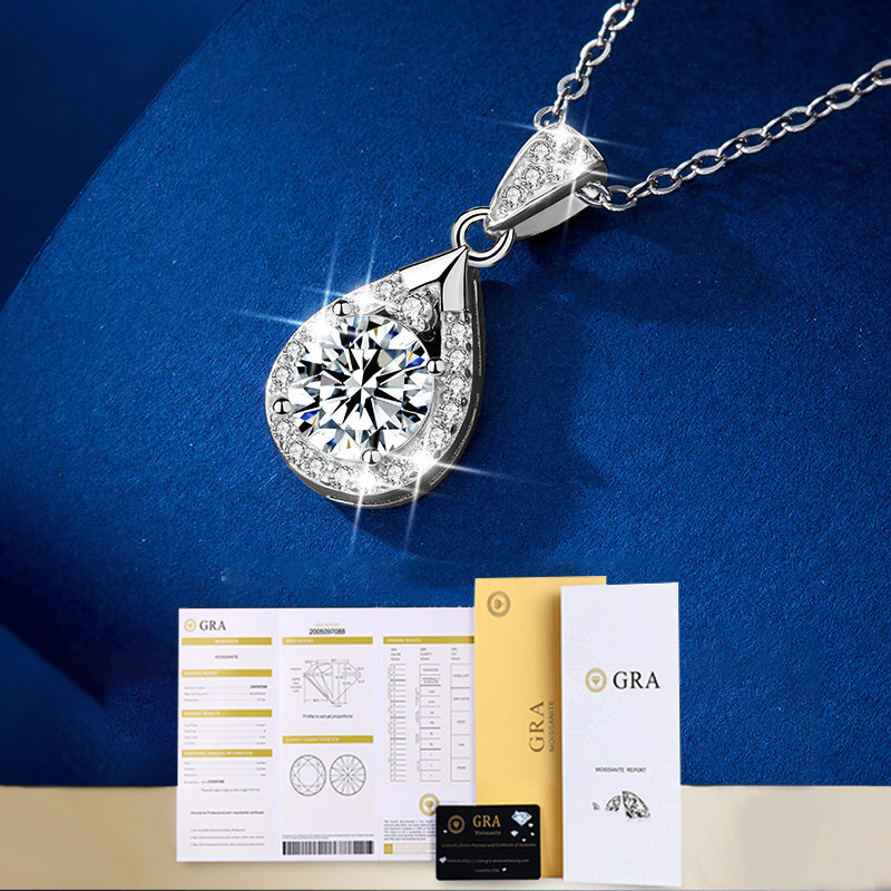 화이트 모이사나이트 목걸이