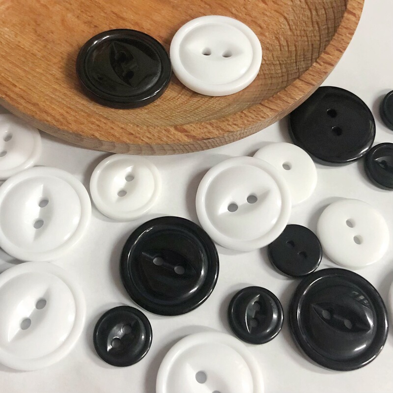 Factory Direct Resin Two Eyes Cat's Eye Fish Eye Button Fish Eye Thin Edge Button Men's and Women's Casual Shirt Buckle Factory Direct Resin Two Eyes Cat's Eye Fish Eye Button Fish Eye Thin Edge Button Men's and Women's Casual Shirt Buckle