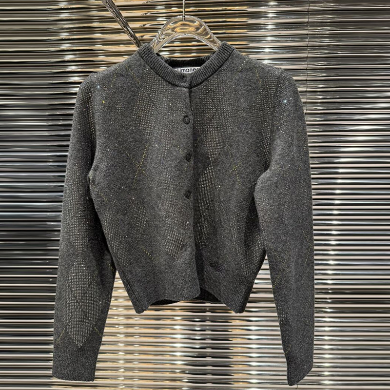 Niche 2025 Autumn New Round Neck Gray Rhinestone Short Slim Long-Sleeve Knit Sweater Fashion Top for Women