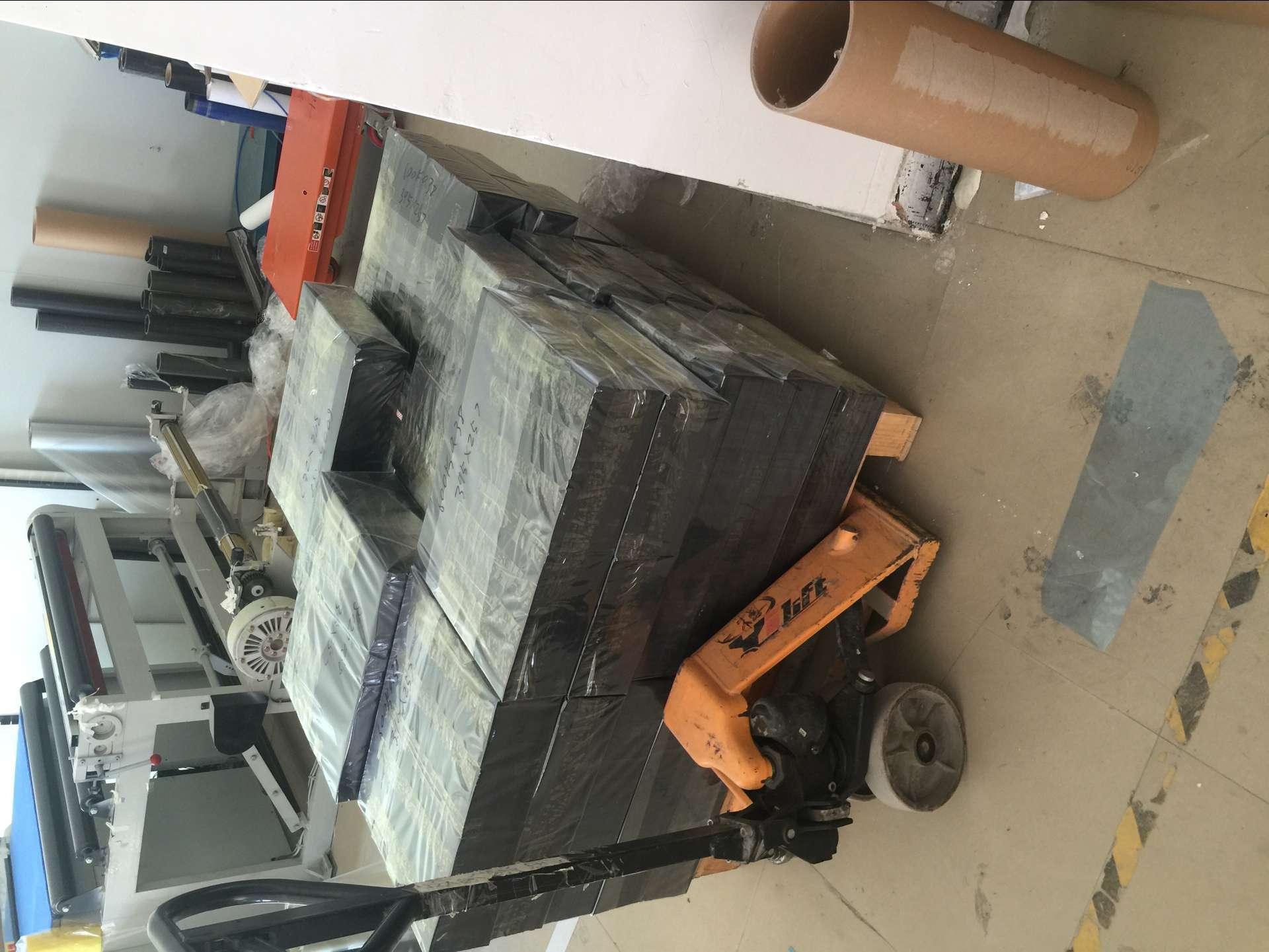 绵阳龙华PC1870A防火V0哑光中砂/规格厚度0.76mm*尺寸1230mm*105m